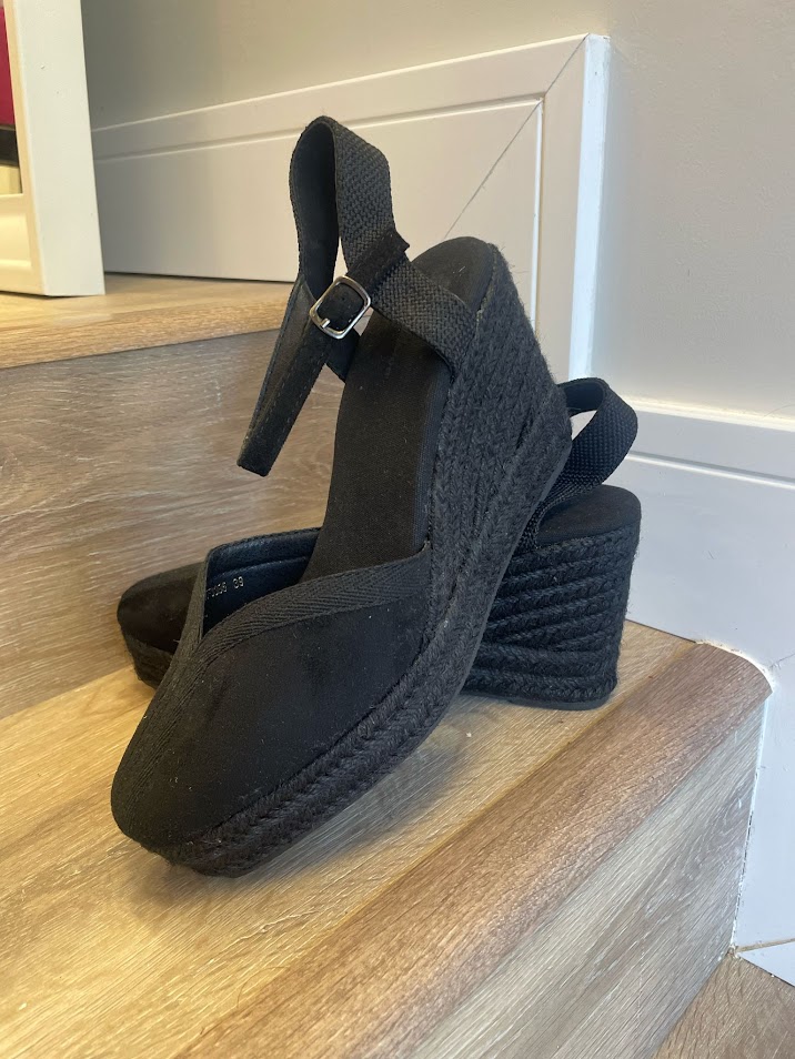 Cuña de esparto alta negra