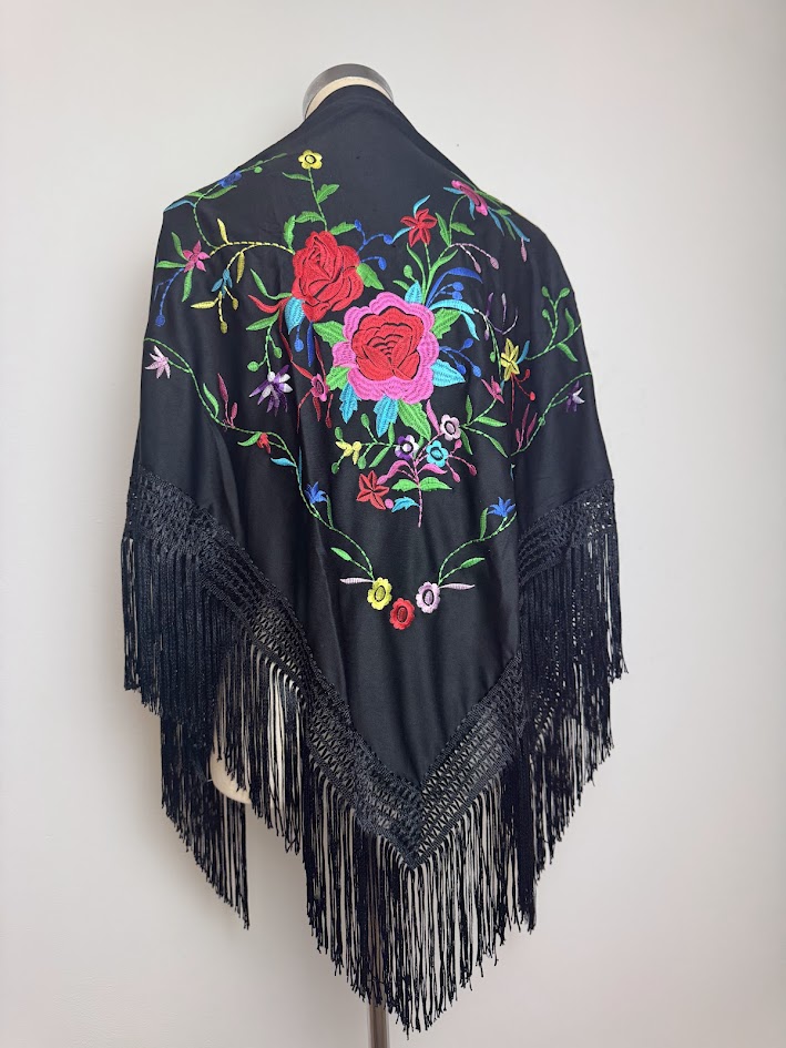 Mantón de poliéster negro bordado rojo y verde