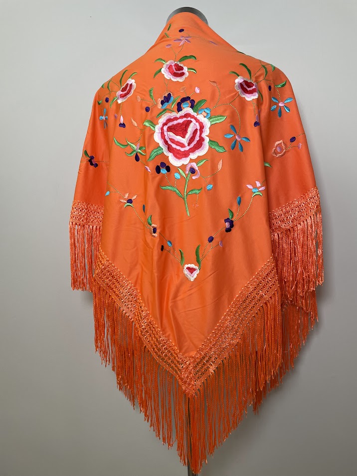 Mantón poliéster naranja bordado colores
