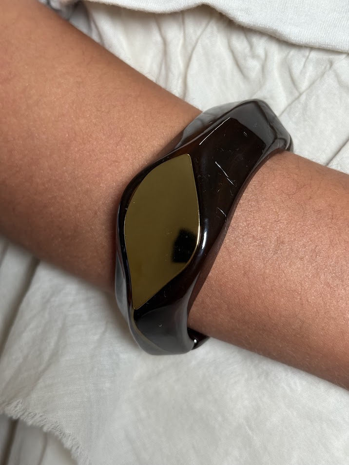 Pulsera resina marrón chapa