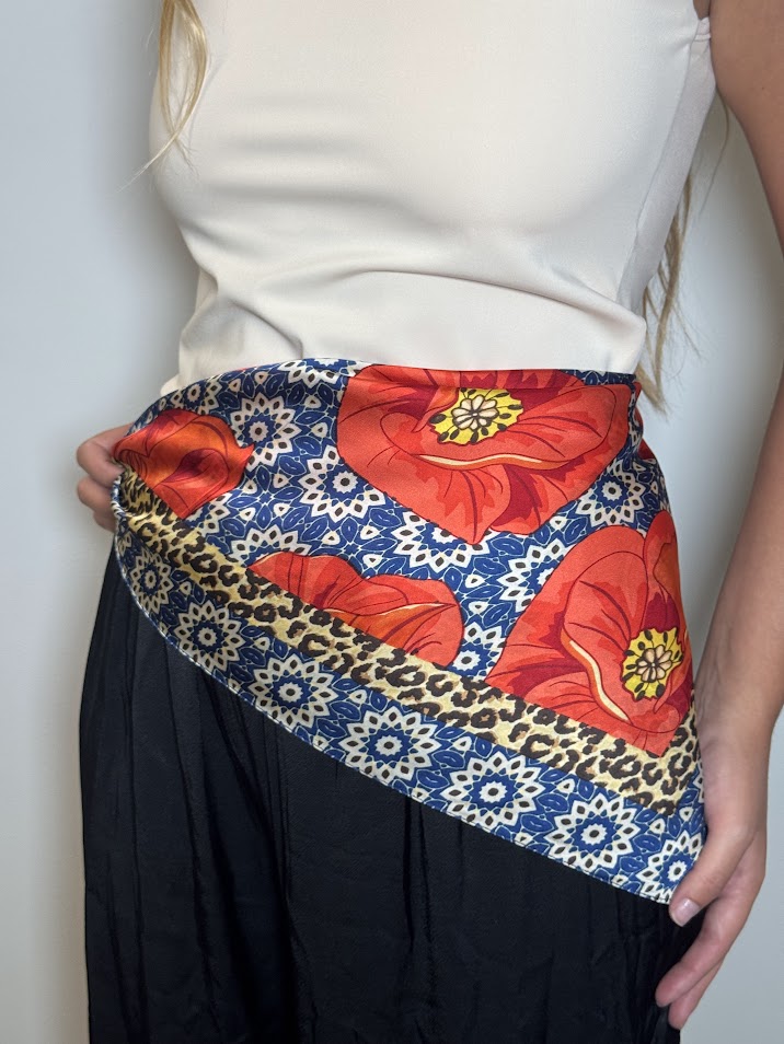 Pañuelo flor azul y rojo