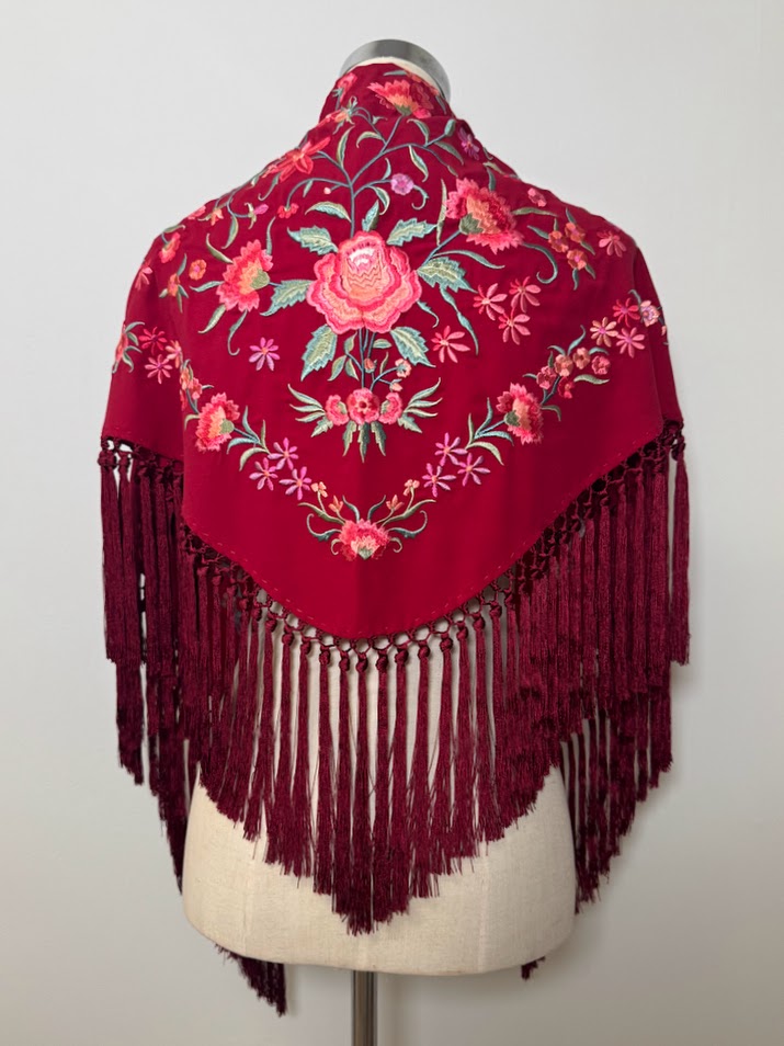 Mantón bordado Clavel burdeos