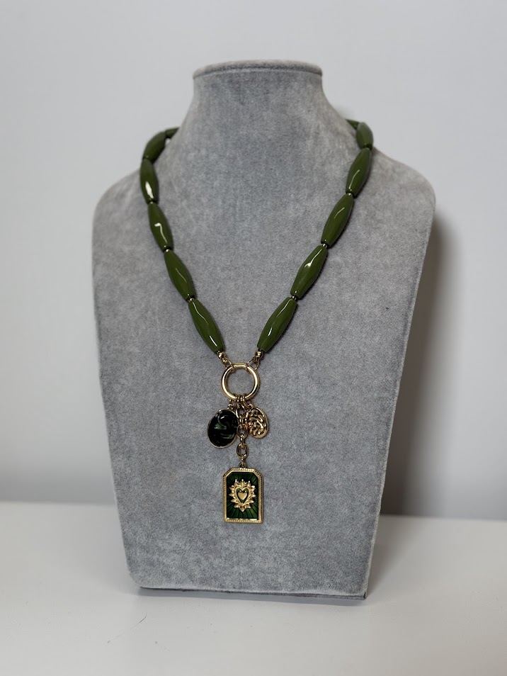 Collar Valentía verde