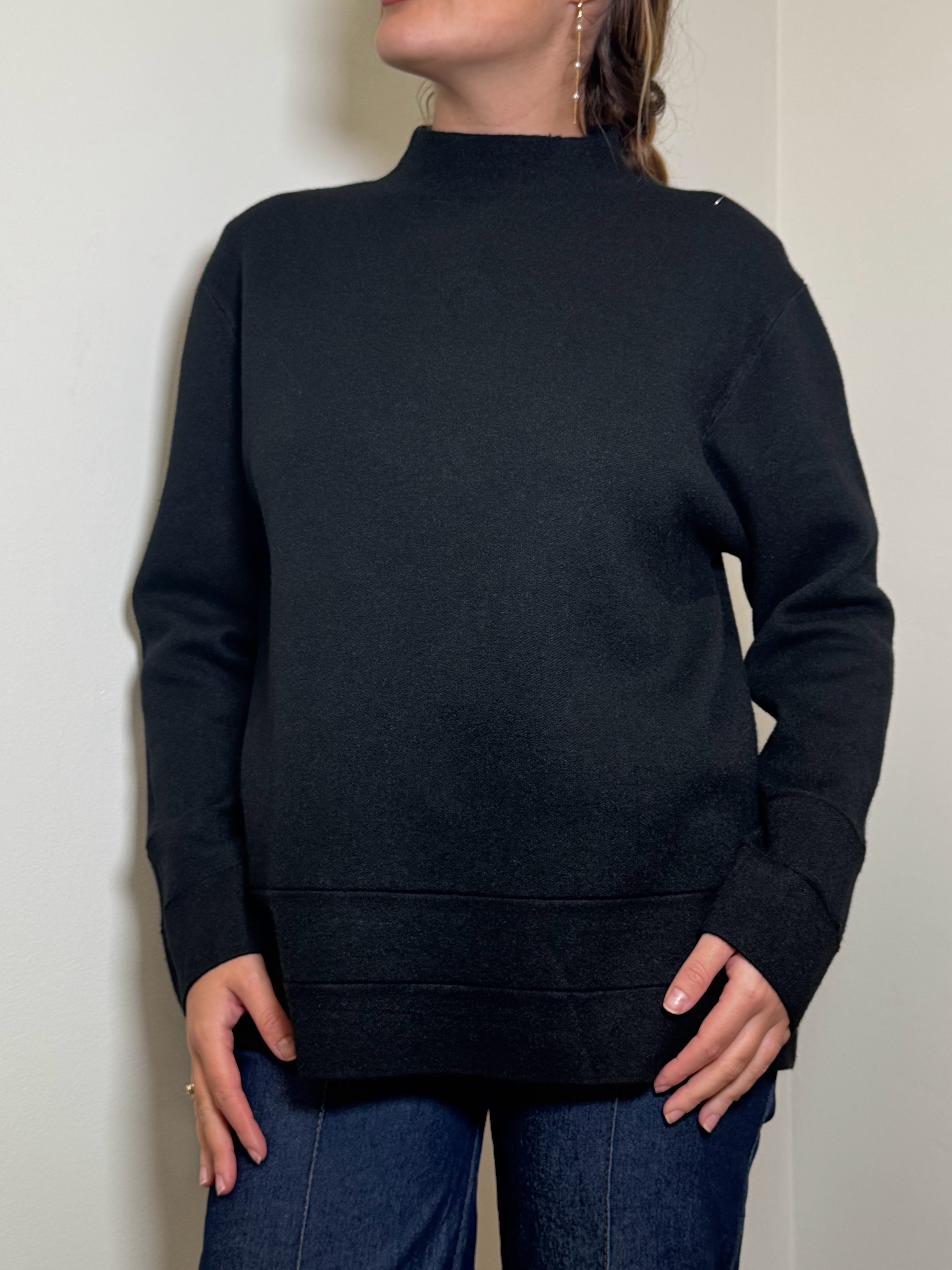 Jersey cuello alto negro