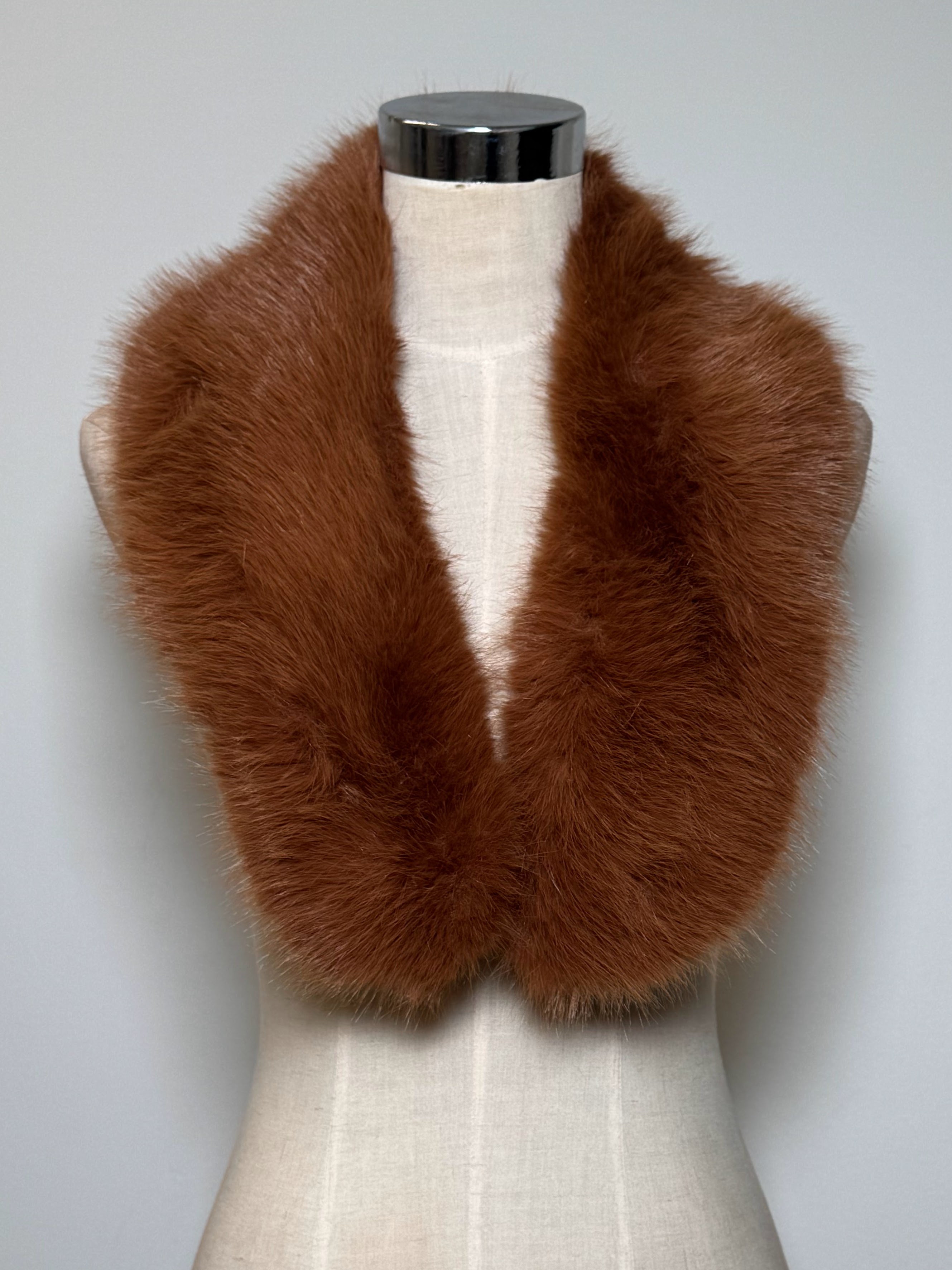 Cuello de pelo cobre